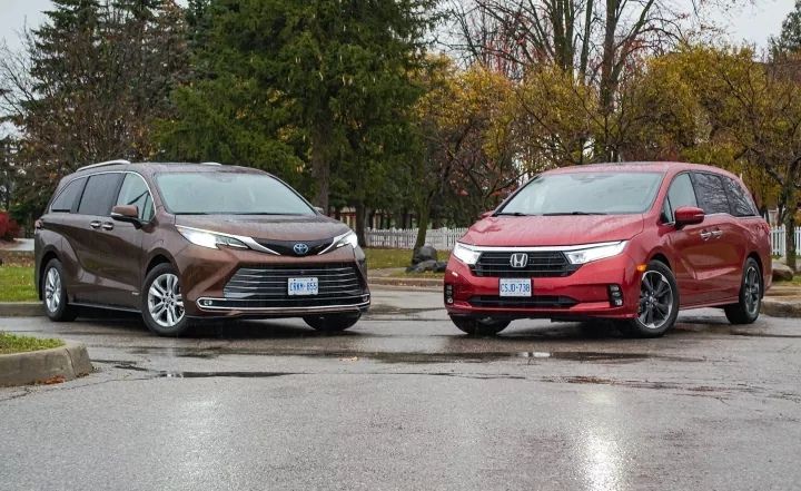 Kendaraan Keluarga dengan Teknologi Autonomous: Honda Odyssey dan Toyota Sienna
